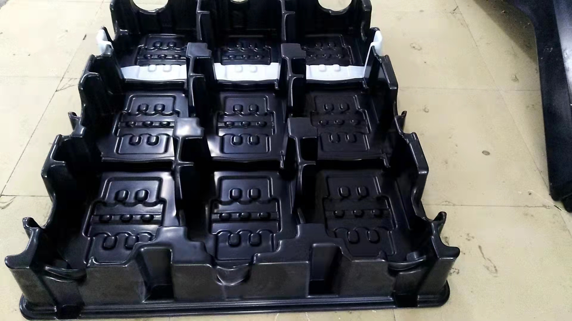 汽車(chē)變速箱塑料托盤(pán)