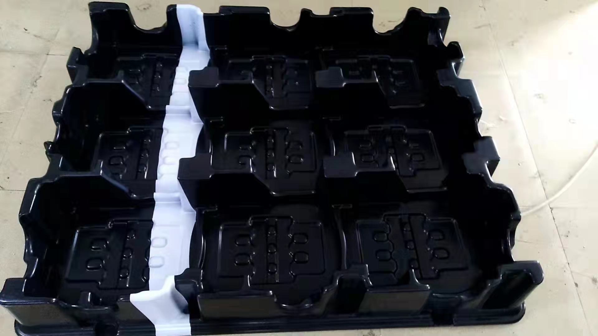 汽車(chē)變速箱吸塑托盤(pán)